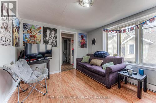 22 Ezra Avenue, Waterloo, ON - Indoor Photo Showing Living Room