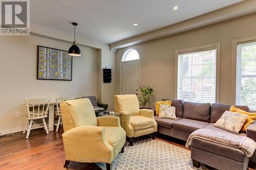 8 Beatrice Lane, Kitchener, ON - Indoor Photo Showing Living Room