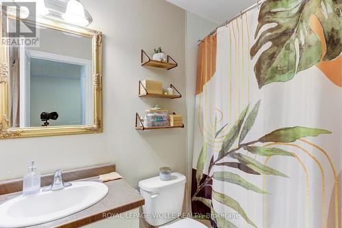 8 Beatrice Lane, Kitchener, ON - Indoor Photo Showing Bathroom