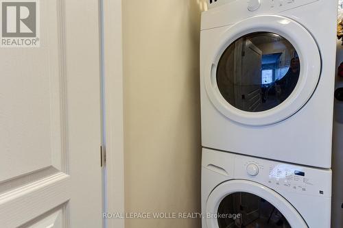 8 Beatrice Lane, Kitchener, ON - Indoor Photo Showing Laundry Room