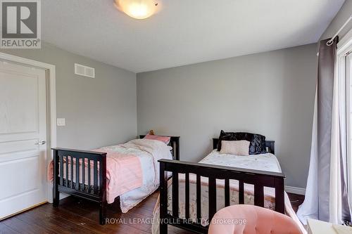 8 Beatrice Lane, Kitchener, ON - Indoor Photo Showing Bedroom