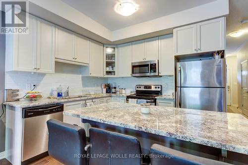 8 Beatrice Lane, Kitchener, ON - Indoor Photo Showing Kitchen With Upgraded Kitchen