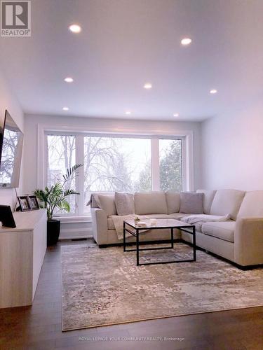 Upper - 4 Norgrove Crescent, Toronto, ON - Indoor Photo Showing Living Room