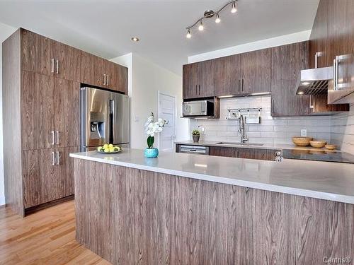 Kitchen - 9460 Rue Robitaille, Montréal (Mercier/Hochelaga-Maisonneuve), QC - Indoor Photo Showing Kitchen With Upgraded Kitchen