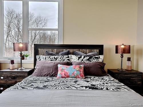 Mezzanine - 9460 Rue Robitaille, Montréal (Mercier/Hochelaga-Maisonneuve), QC - Indoor Photo Showing Bedroom