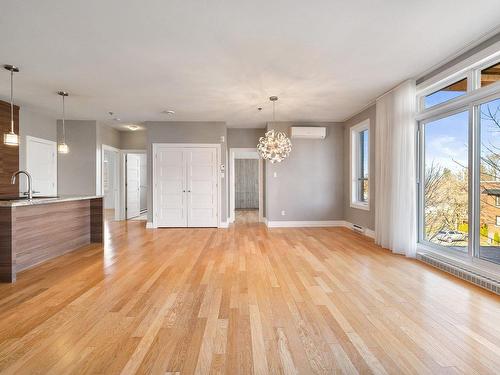 Living room - 308-750 Rue Du Docteur-Chevrier, Saint-Lambert, QC - Indoor Photo Showing Kitchen