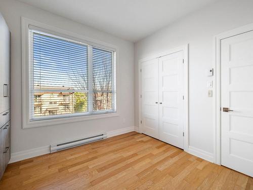 Bedroom - 308-750 Rue Du Docteur-Chevrier, Saint-Lambert, QC - Indoor Photo Showing Other Room