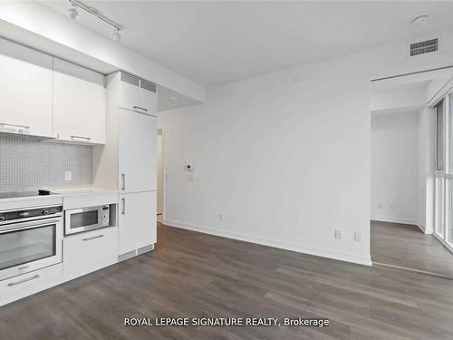 1708-87 Peter St, Toronto, ON - Indoor Photo Showing Kitchen