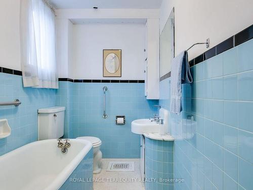 28 Pendeen Ave, Toronto, ON - Indoor Photo Showing Bathroom