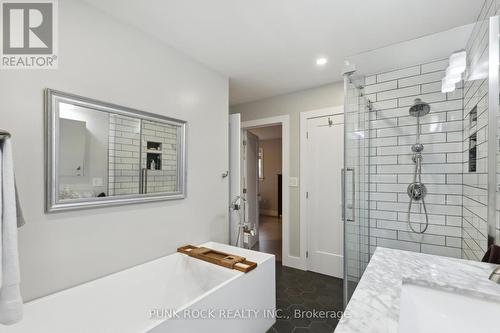 298 Maccrae Drive, Haldimand, ON - Indoor Photo Showing Bathroom