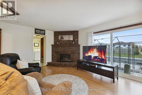 298 Maccrae Drive, Haldimand, ON - Indoor Photo Showing Living Room With Fireplace