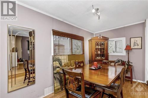 6 Ash Street, Ottawa, ON - Indoor Photo Showing Dining Room