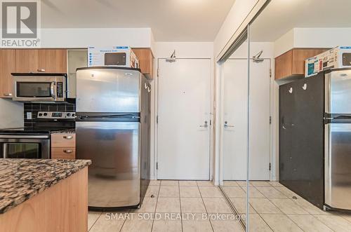 3708 - 38 Grenville Street, Toronto, ON - Indoor Photo Showing Kitchen