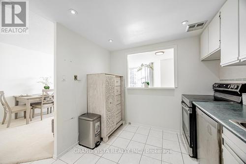 905 - 10 Dean Park Road, Toronto, ON - Indoor Photo Showing Kitchen