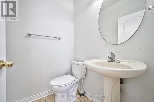 112 Colesbrook Road, Richmond Hill, ON - Indoor Photo Showing Bathroom