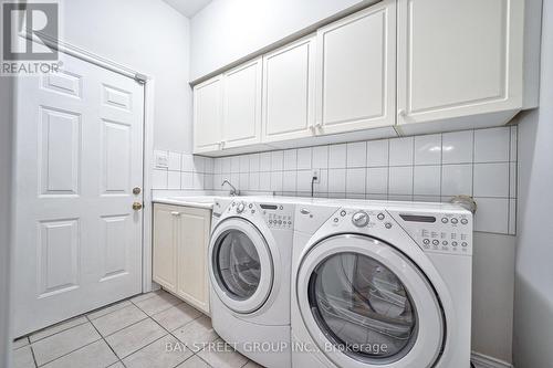 112 Colesbrook Road, Richmond Hill, ON - Indoor Photo Showing Laundry Room