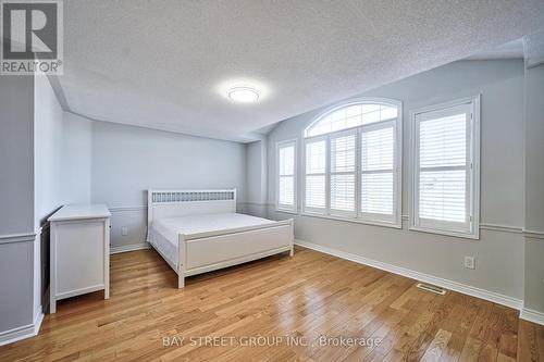 112 Colesbrook Road, Richmond Hill, ON - Indoor Photo Showing Bedroom