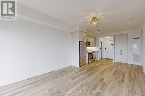 515 - 85 Oneida Crescent, Richmond Hill, ON - Indoor Photo Showing Kitchen