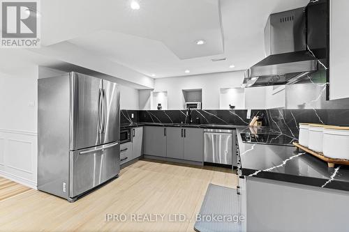 5103 Royal Mills Court, Mississauga, ON - Indoor Photo Showing Kitchen