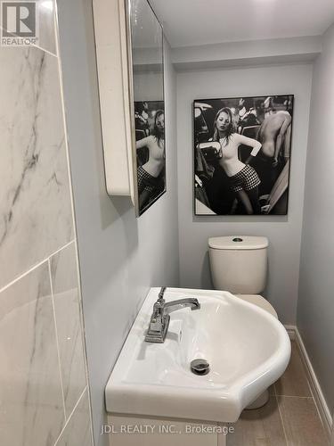 4750 Saint Lawrence Avenue E, Niagara Falls, ON - Indoor Photo Showing Bathroom