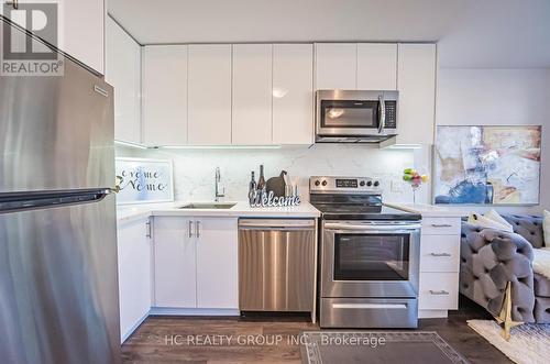 Unit 12 - 57 Finch Avenue W, Toronto, ON - Indoor Photo Showing Kitchen