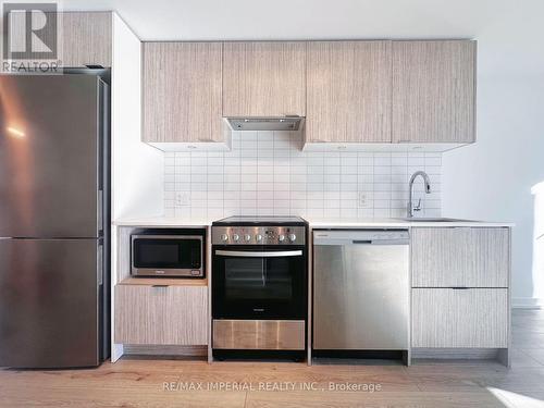 4011 - 395 Bloor Street E, Toronto, ON - Indoor Photo Showing Kitchen With Stainless Steel Kitchen With Upgraded Kitchen