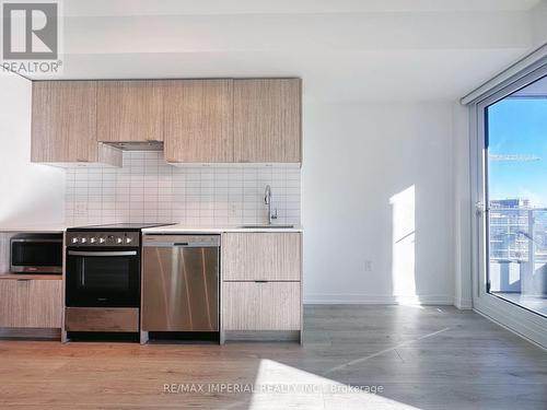 4011 - 395 Bloor Street E, Toronto, ON - Indoor Photo Showing Kitchen