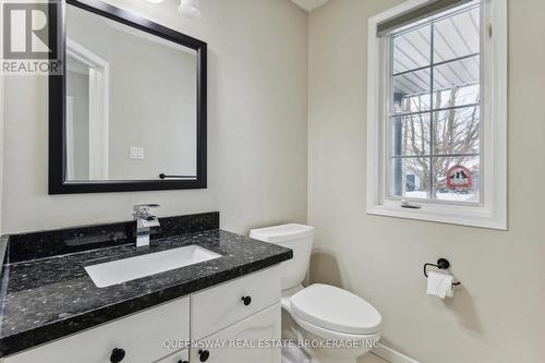 147 Crawford Crescent, Cambridge, ON - Indoor Photo Showing Bathroom