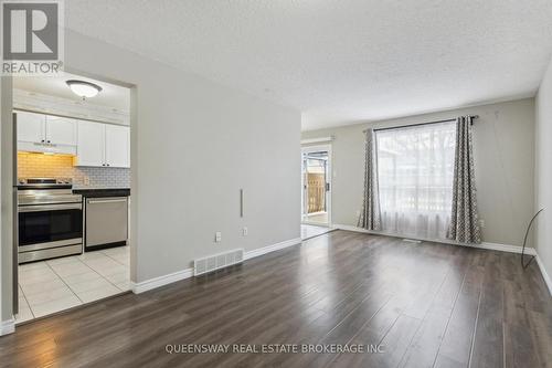 147 Crawford Crescent, Cambridge, ON - Indoor Photo Showing Other Room