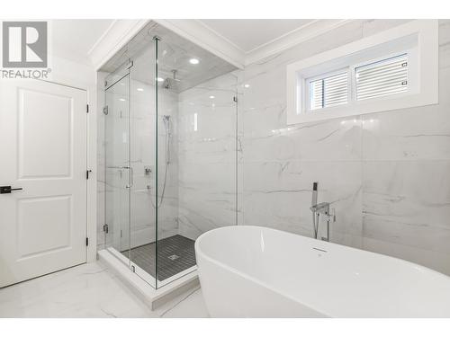 13590 231B Street, Maple Ridge, BC - Indoor Photo Showing Bathroom