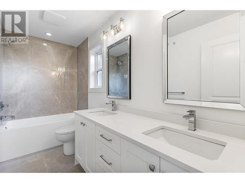 13590 231B Street, Maple Ridge, BC - Indoor Photo Showing Bathroom