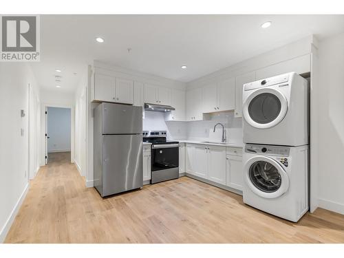 13590 231B Street, Maple Ridge, BC - Indoor Photo Showing Laundry Room