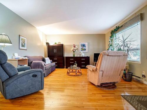 Salon - 5678 Rue Alexandre, Brossard, QC - Indoor Photo Showing Living Room