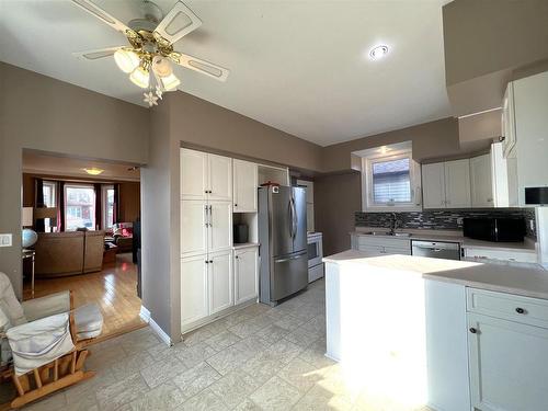 303 Heron Street, Thunder Bay, ON - Indoor Photo Showing Kitchen