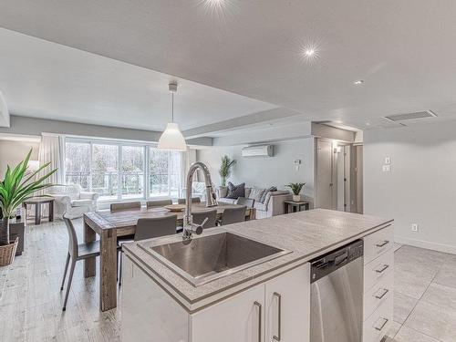 Overall view - 315-201 Rue Du Val-Des-Neiges, Beaupré, QC - Indoor Photo Showing Kitchen