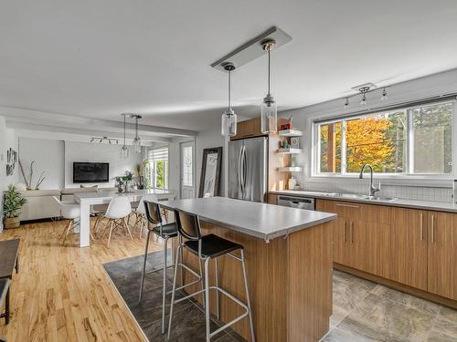 Cuisine - 27  - 27A Ch. Du Bon-Air, Stoneham-Et-Tewkesbury, QC - Indoor Photo Showing Kitchen With Double Sink With Upgraded Kitchen