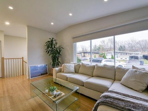 Salon - 511 Rue Gervais, Laval (Sainte-Dorothée), QC - Indoor Photo Showing Living Room