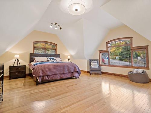 Salle familiale - 525 Ch. De Cassiopée, Mont-Tremblant, QC - Indoor Photo Showing Bedroom