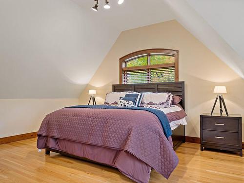 Salle familiale - 525 Ch. De Cassiopée, Mont-Tremblant, QC - Indoor Photo Showing Bedroom