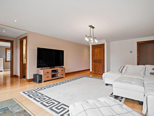 Salle familiale - 525 Ch. De Cassiopée, Mont-Tremblant, QC - Indoor Photo Showing Living Room