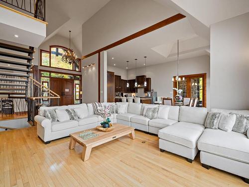 Salon - 525 Ch. De Cassiopée, Mont-Tremblant, QC - Indoor Photo Showing Living Room