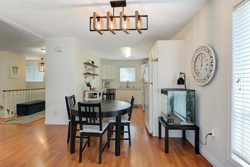 131-133 Wyndham Crescent, Kelowna, BC - Indoor Photo Showing Dining Room