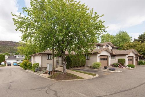 131-133 Wyndham Crescent, Kelowna, BC - Outdoor With Facade