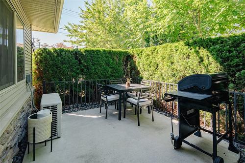 101-952 Lawson Avenue, Kelowna, BC - Outdoor