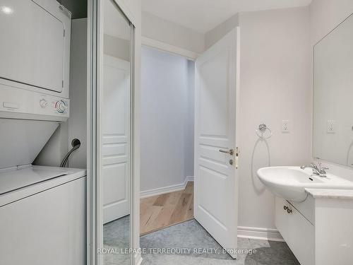 1101-100 Hayden St, Toronto, ON - Indoor Photo Showing Laundry Room