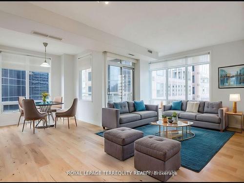 1101-100 Hayden St, Toronto, ON - Indoor Photo Showing Living Room