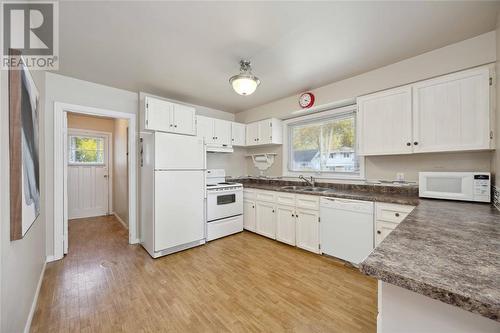 2978 Old Lakeshore Road, Sarnia, ON - Indoor Photo Showing Kitchen With Double Sink