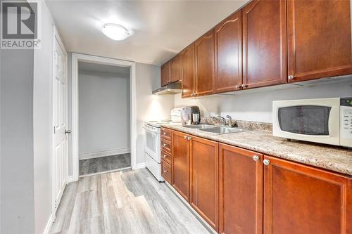 1033 Lockhart Circle, Sarnia, ON - Indoor Photo Showing Kitchen With Double Sink