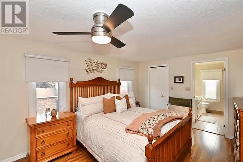 1640 Murphy Road, Sarnia, ON - Indoor Photo Showing Bedroom