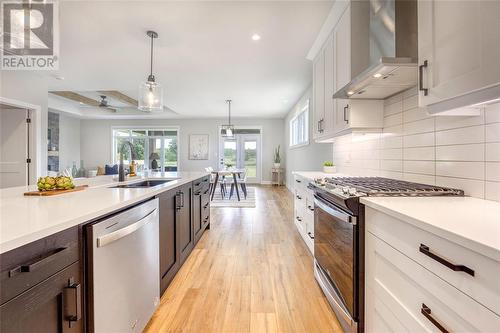 386 Bayhill Drive, St Clair, ON - Indoor Photo Showing Kitchen With Stainless Steel Kitchen With Upgraded Kitchen